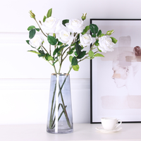 Vente de gros Fleurs artificielles Roses en soie de haute qualité pour la décoration de mariage Roses artificielles avec tige haut de gamme