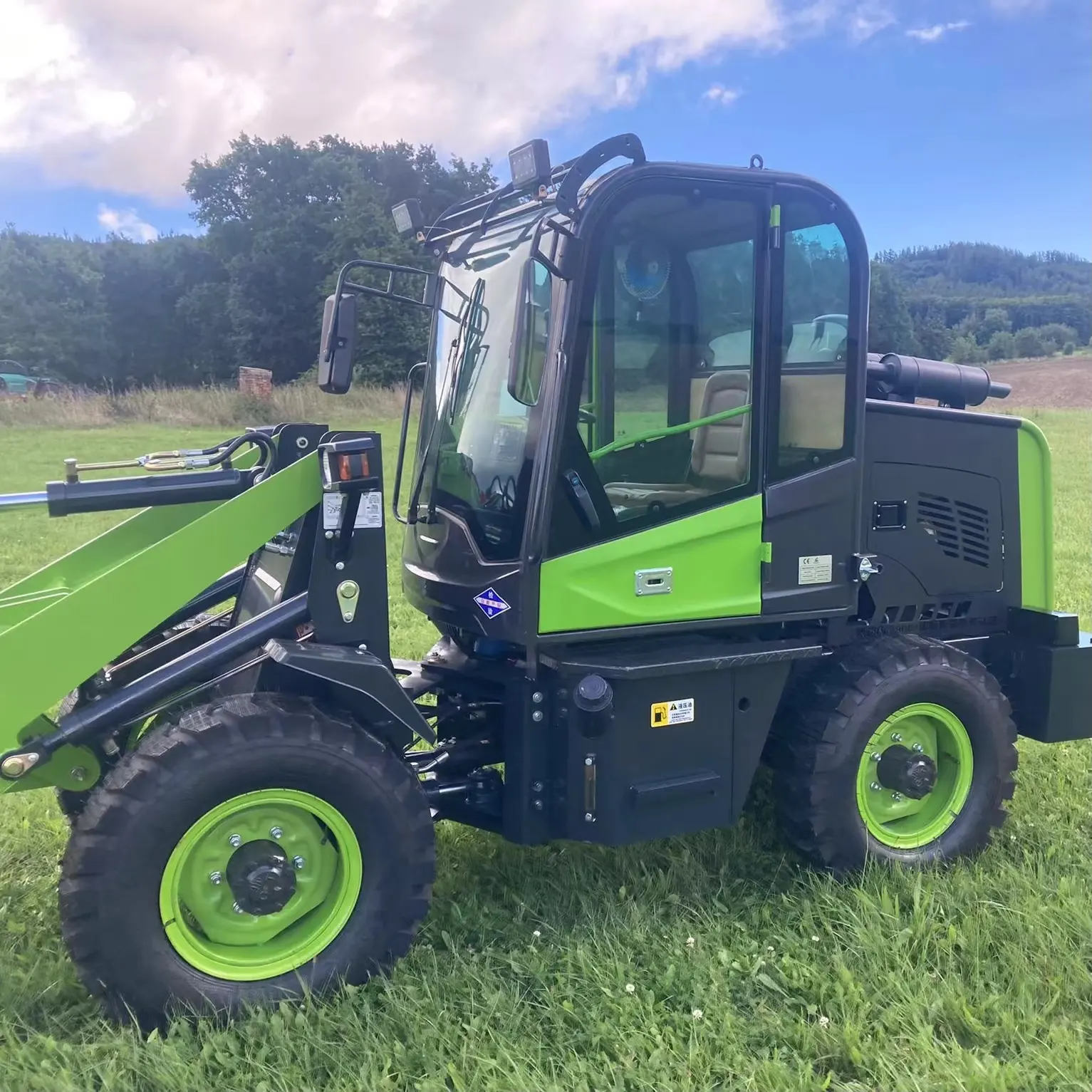 Carregadeira de Rodas K920T 2200KG 920 com Novo Design e Quatro Rodas Movimentação para Construção e Trabalho Agrícola/Agricultura
