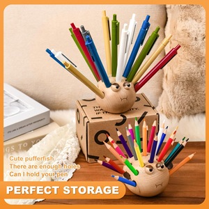 Portalápices de madera con forma de pez globo, organizador de escritorio redondo de color madera natural para uso en oficina y estudiantes - Product Image 4