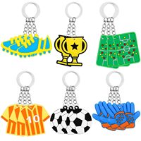 Porte-clés de football en gros, durables, avec pompon et perles en bois, pour sacs cadeaux d'anniversaire, fournitures sportives