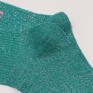 Chaussettes tendance en coton coloré pour jeunes femmes, avec fil argenté jacquard personnalisé, bordure respirante et brillante - Product Image 5