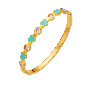 Bracelet en acier inoxydable de luxe incrusté de zircon, assorti à tout, avec émail époxy doré 18 carats et bracelet en titane motif amour - Product Image 1