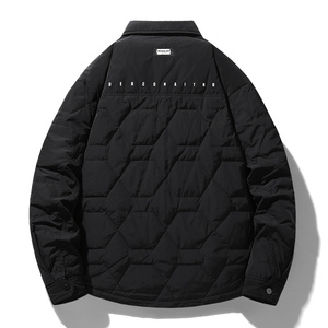 Logo brodé personnalisé <span class=keywords><strong>bleu</strong></span> <span class=keywords><strong>marine</strong></span> casual col diamant <span class=keywords><strong>manteau</strong></span> matelassé grande taille coton rembourré hommes veste matelassée - Product Image 4
