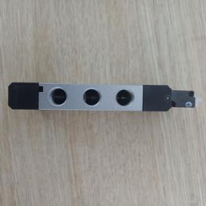 โซลินอยด์วาล์วควบคุมลมแบบนิวแมติก CPE14-M1BH-5L-1/8  196941 - Product Image 2