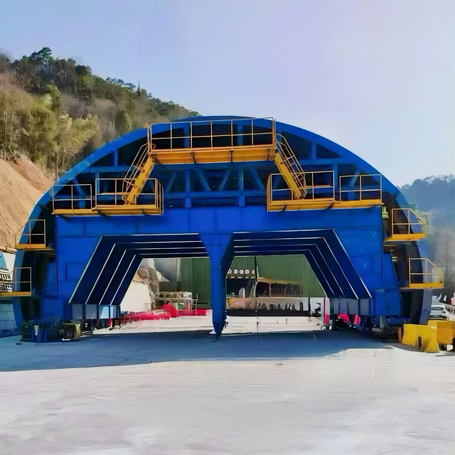 Self-propelled Tunnel Formwork Trolley with Leveling System for Flat Tunnel Lining Construction