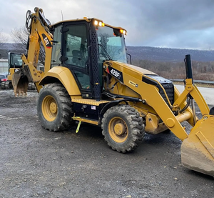 Retroexcavadora de ruedas usada Cat 420F de 7 toneladas, superventas global, en perfecto estado de funcionamiento, origen Japón, con motor y caja de cambios. - Product Image 2