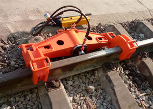 Cintreuse de rails hydraulique pour opérations sur rails horizontaux et verticaux, courbes ou rails droits - Product Image 3