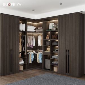 خزانة ملابس زاوية بتصميم حائطي لغرفة النوم من Sofeyia، خزانة تنظيم عالية الجودة - Product Image 1