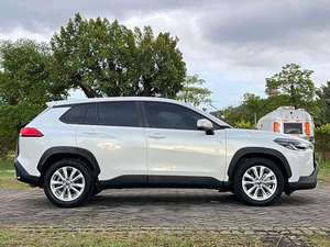 Toyota Corolla Cross 2023 2.0L Edizione Elite, Motore Turbo, Guida a Sinistra, Trasmissione Automatica, Auto Nuove e Usate - Product Image 5