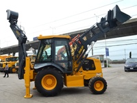 Mesin Pengolah Tanah Backhoe Loader 1,7 Ton dengan Kedalaman Penggalian 4365mm Model 620CH untuk Proyek Konstruksi Perkotaan Tersedia