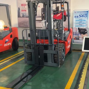 Marca Heli CPCD30 3Ton Carretilla elevadora diésel Accesorios de cambio lateral Venta caliente Nueva condición Carretilla elevadora Motor diésel Fuente de alimentación - Product Image 4