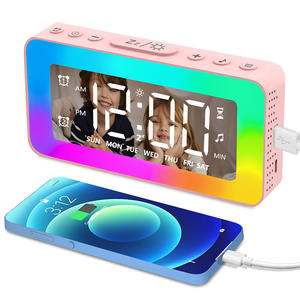 Lámpara de Noche RGB con Patrón de Dibujos Animados <span class=keywords><strong>para</strong></span> Dormitorio u Oficina, Reloj Despertador Digital Inteligente con Sensor Táctil, Alimentado por USB - Product Image 3