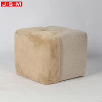 Tabouret carré moderne avec structure en bois, rembourrage en mousse et revêtement en tissu, idéal pour la maison, le salon, la chambre, l'hôtel, le restaurant, l'école, la location et les événements