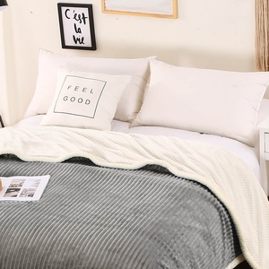 China Supplier Soft Warm Fleece Flannel <strong>Throw</strong> Blankets <strong>Quilted</strong> <strong>Bed</strong> Spread <strong>for</strong> Winter - Product Image 2
