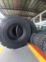 Rouleau de convoyeur de haute qualité de marque chinoise JUNENG pour chariot élévateur électrique modèle 12.00-20, vente au détail, hôtels, logistique