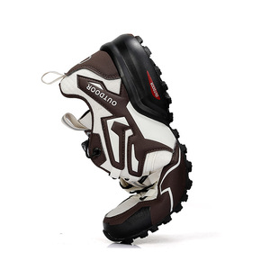 Chaussures de sport rétro pour hommes et femmes, basses et montantes, en maille respirante et antidérapante, idéales pour la randonnée en extérieur et la course de cross-country en couple. - Product Image 3