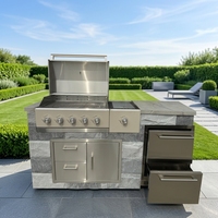 Cuisine extérieure BBQ en pierre culturelle grise résistante aux intempéries avec plan de travail plat, brûleur latéral, tiroir de rangement pour réfrigérateur et comptoir en marbre