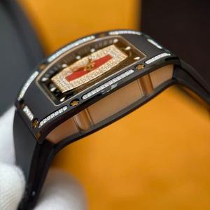 Montre en céramique automatique étanche de haute qualité avec cadre noir, accents de diamants et design à cœur rouge - Product Image 4