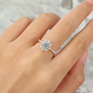 Anillo de Plata 925 con Halo de Oro Rosa Vintage y Moissanita Gris de 1ct, Anillo de Compromiso, Boda, Aniversario, Fiesta - Product Image 6