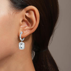 Pendientes de Aro de Moda con Piedra Mossa, Accesorios de Joyería de Silicona con Forma de Llave y Piedra Moissanita - Product Image 6