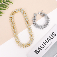 Perhiasan Hip Hop Pria Punk Grosir, Kalung Rantai Cuban Berhiaskan Kristal Berkilau, Kalung dan Gelang Cuban Berduri
