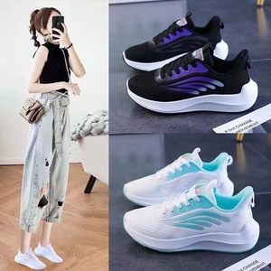 Zapatos de <span class=keywords><strong>Mujer</strong></span>, Nuevas <span class=keywords><strong>Zapatillas</strong></span> Deportivas Ligeras de Moda, Zapatos Deportivos Blancos Casuales al por Mayor para Estudiantes - Product Image 2