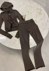 ชุดออกกำลังกายแฟชั่นใหม่ Peeqi K24S59379 สำหรับผู้หญิง ชุดเซ็ตสองชิ้น เสื้อคอตั้งพิมพ์ลายติดซิป กางเกงขายาว ชุด 2 ชิ้น - Product Image 5