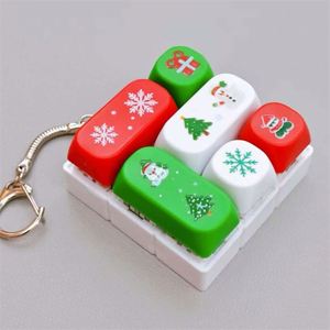 Porte-clés clavier mécanique de Noël de haute qualité, jouet anti-stress, mini-keycap pour cadeau fantaisie - Product Image 2