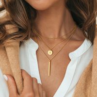 Collar de Acero Inoxidable Chapado en Oro de 18k con 26 Letras; Colgante de Barra Larga, Letras en Disco Redondo y Cadena Multicapa para Mujer