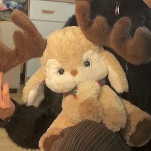 Adorable renne de Noël brodé en peluche, jouet en tissu doux et duveteux avec écharpe à carreaux et bois de cerf, idéal pour la Saint-Valentin - Product Image 3