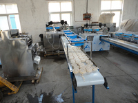 Ligne de production automatique de gâteau de barre de riz soufflé machine à former des boules de riz soufflé extrudeuse de boules croustillantes de riz