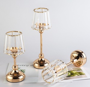 Lanternes et <span class=keywords><strong>Bougeoirs</strong></span> en Cristal Doré ou Argenté pour Mariage et Décoration Intérieure de Luxe - Product Image 3