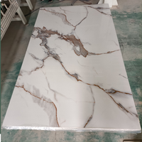 Panneau mural décoratif en PVC marbré UV 4x8, imperméable et ignifuge, pour les murs intérieurs d'hôtels, d'appartements, d'entrepôts et de villas