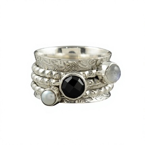Bague tournante personnalisée en argent sterling 925, style bohème, avec sertissage clos et pierres multiples, bijoux faits main - Product Image 1