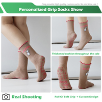 Haute qualité personnalisé anti-dérapant poignée Yoga chaussette filles femmes à volants garniture Yoga chaussette mignon chien motif Pilates Grip chaussettes