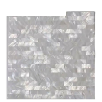 Carreaux muraux en mosaïque autocollants en nacre naturelle blanche brillante de 2 mm d'épaisseur, design moderne, style parquet brique 12x12 pour intérieur