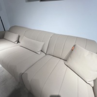 Ensemble de canapés encastrés sur mesure avec cuir véritable et rembourrage en éponge, design moderne, dimensions réglables pour l'intérieur de la villa