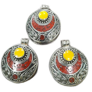 Pendentif en métal artisanal créatif de haute qualité en vrac, provenant du Népal - Product Image 2