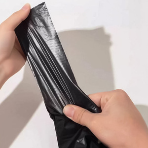 Sacs poubelle noirs biodégradables jetables pour les déchets de cuisine, sacs poubelle compostables en rouleau de 13, 30, 39 gallons - Product Image 5