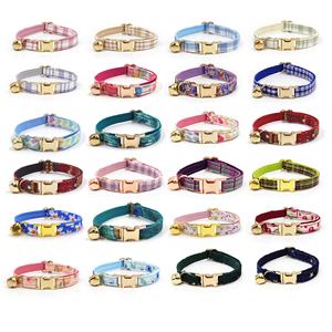 La mayoría de los productos de venta en 2025, collares de gato personalizados, estampado de patrón, abalorio de Mascota para collares, hebilla de Metal, <span class=keywords><strong>Collar</strong></span> de cuello de gato de poliéster a cuadros - Product Image 1