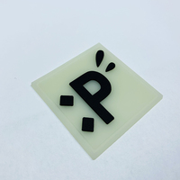 Petit bâton sur le logo de nom en relief 3D personnalisé patch autocollant auto-adhésif en PVC en caoutchouc souple pour vêtements