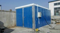 Système de chariot sur rail en option, permettant une alimentation et un déchargement automatiques des pièces.