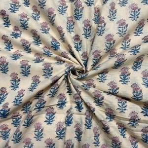 Tissu en coton imprimé à la main - Respirant et léger, beige avec motif floral Booti bleu lavande et bleu ardoise - Product Image 1