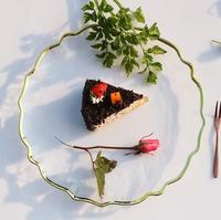 Vaisselle 13 pouces en verre à rebord doré pour la décoration de mariage Assiettes de présentation pour mariage en forme de fleur