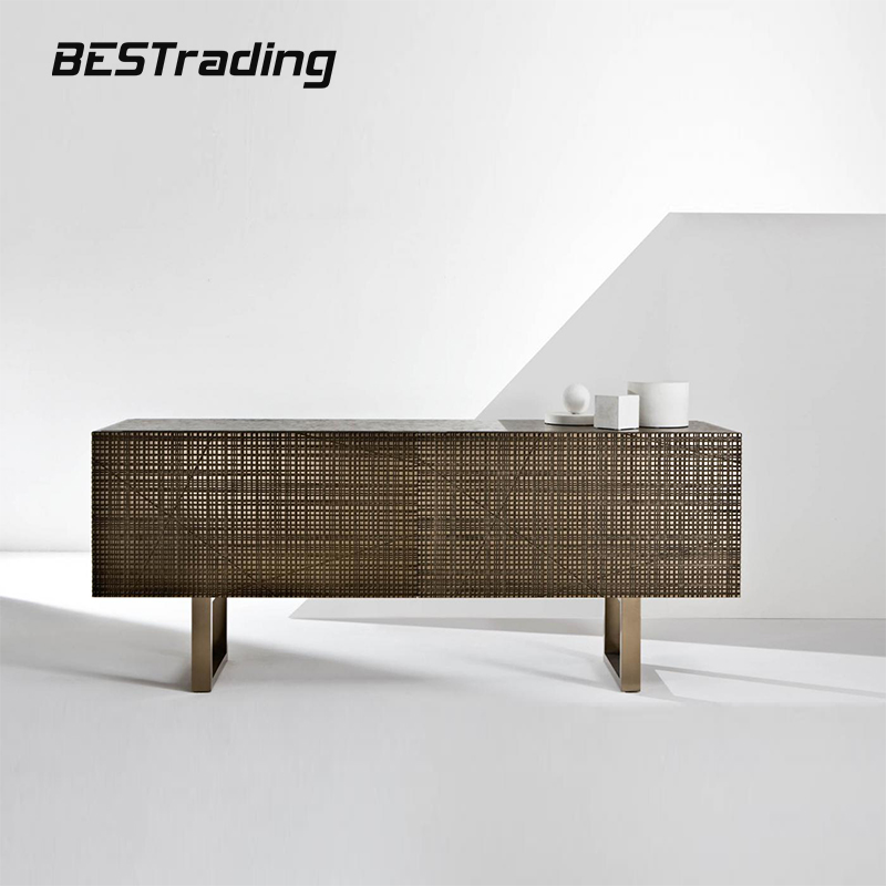 Винтажный шкаф для телевизора из массива дерева