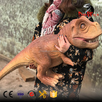 Gösteri tema parkı için sevimli gerçekçi dinozor bebek dinozor kukla