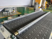 Centro de Mecanizado CNC de 4 Ejes con Sierra Rotativa ATC para Tallado 3D, Fresado Lateral, Puertas de Madera y Muebles