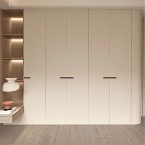 Optimice el Espacio Vertical con un Armario Alto con Barras para Colgar Ropa Larga como Vestidos y Abrigos - Product Image 1