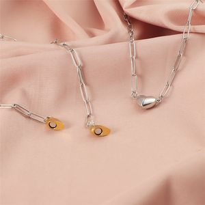 Collana Trendy <span class=keywords><strong>con</strong></span> Ciondolo a Cuore Magnetico in Acciaio Inossidabile Placcato Oro 18k e Catena a Graffetta - Product Image 2