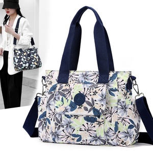 Sac fourre-tout en nylon durable, sac à bandoulière multi-poches, sac à main imperméable, sac messager décontracté pour tous les jours - Product Image 3